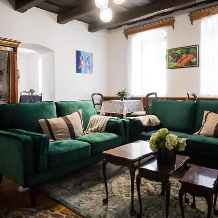 Bed and breakfast Pillangós-ház