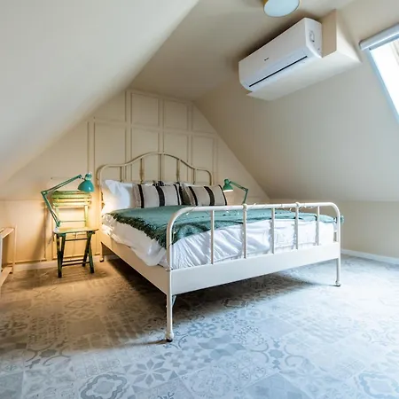 Pillangós-ház Bed & Breakfast 3*