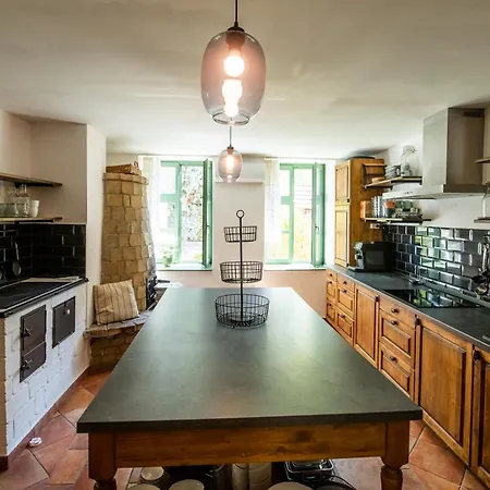 Bed & Breakfast Pillangós-ház 3*