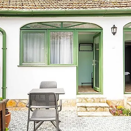 Bed and breakfast Pillangós-ház 3*